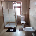 Room's For Udënisht