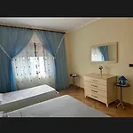 Room's For Vendégház Udënisht